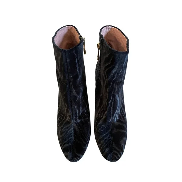 Anthropologie 8 Louise et Cie $299 Velvet Burnout Ankle Boots Zebra Black 38 - Picture 3 of 8